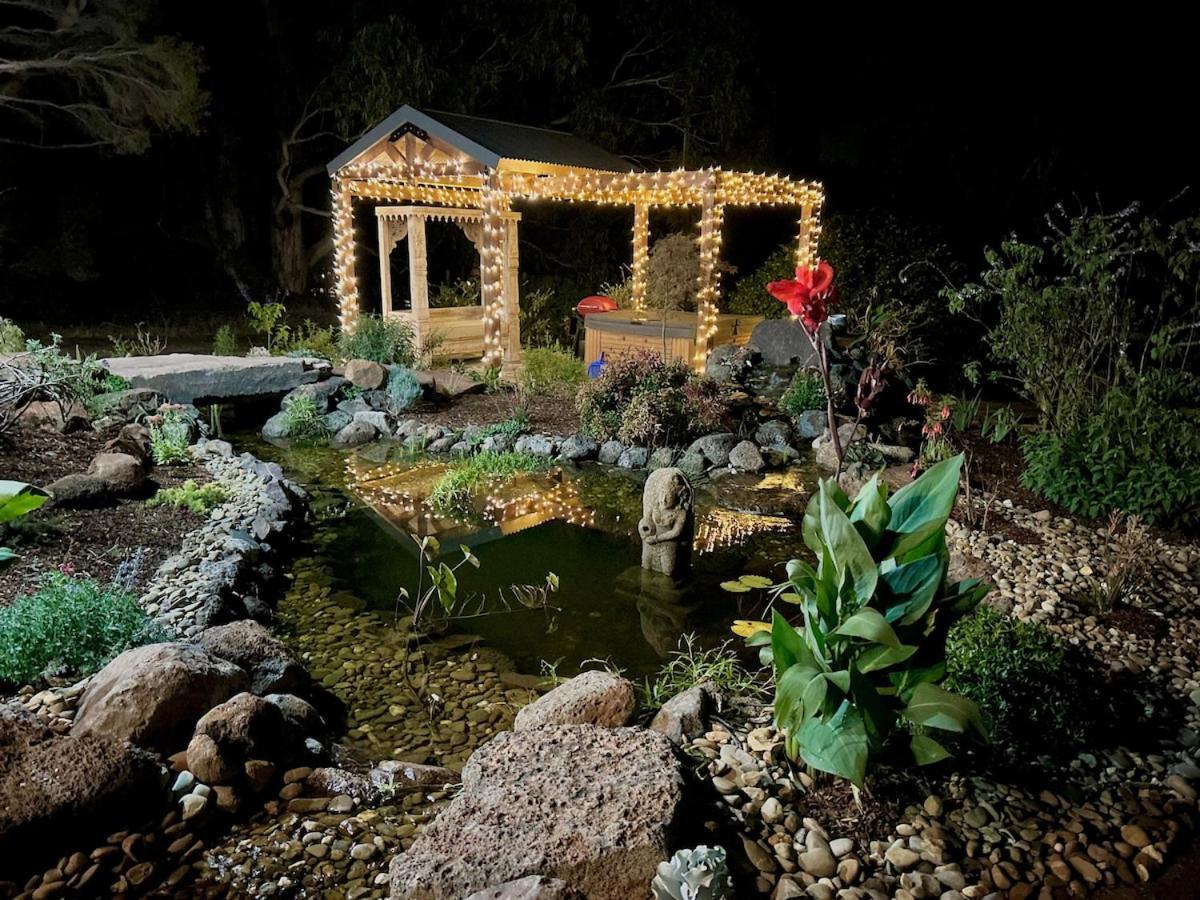 הוילה Launching Place The Temple - Country Farm Retreat מראה חיצוני תמונה