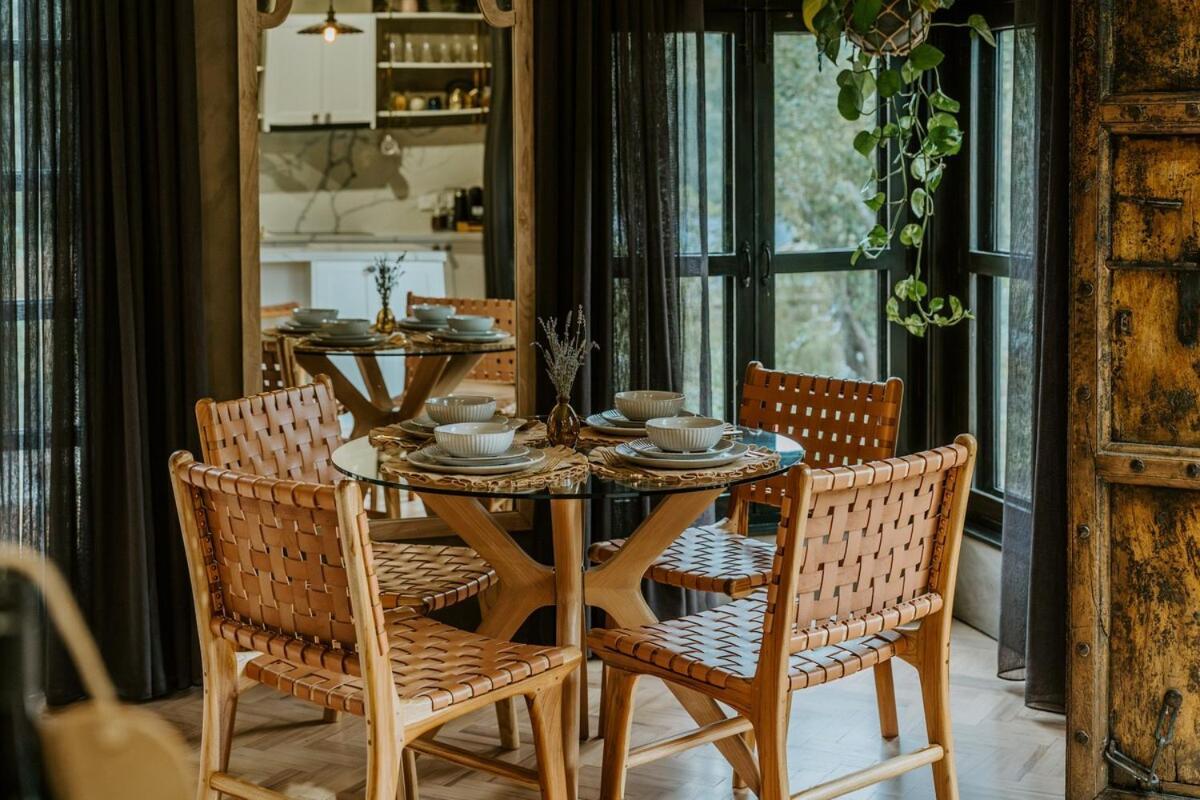 הוילה Launching Place The Temple - Country Farm Retreat מראה חיצוני תמונה