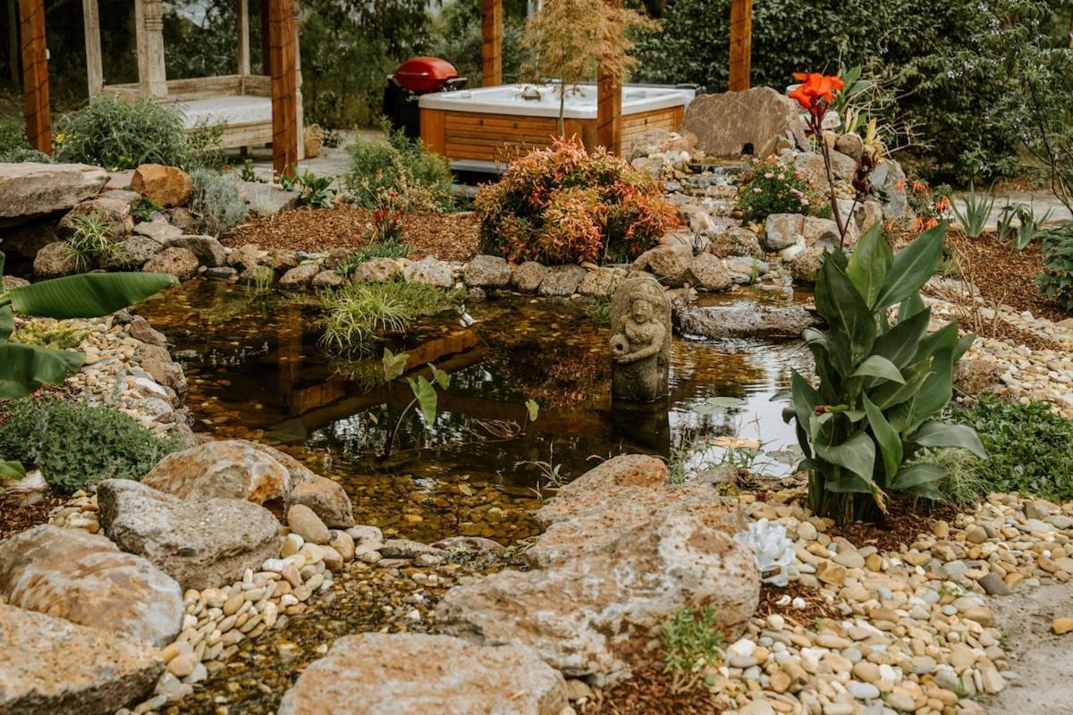 הוילה Launching Place The Temple - Country Farm Retreat מראה חיצוני תמונה