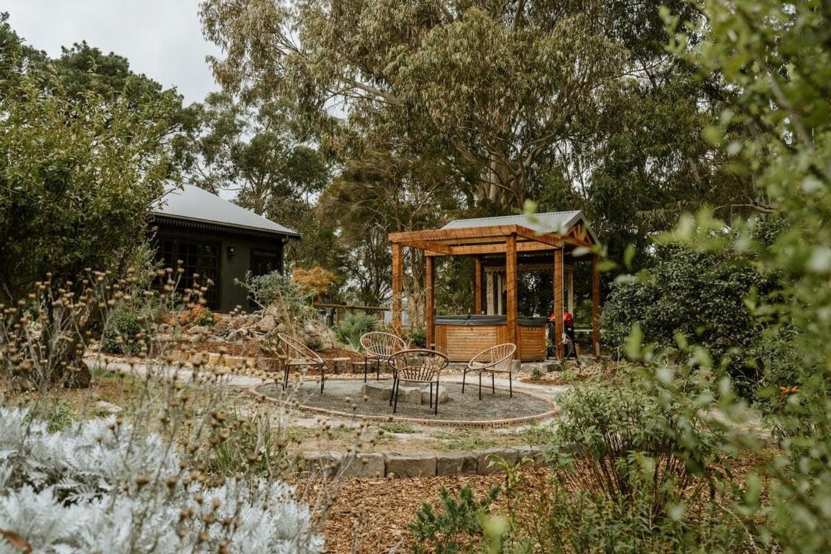 הוילה Launching Place The Temple - Country Farm Retreat מראה חיצוני תמונה