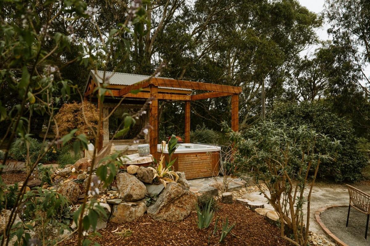 הוילה Launching Place The Temple - Country Farm Retreat מראה חיצוני תמונה